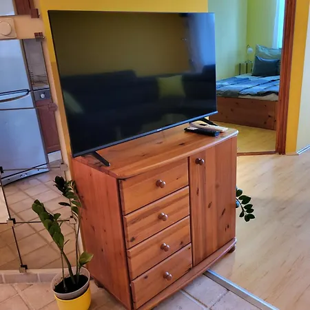Kiss-fueredi Apartment *